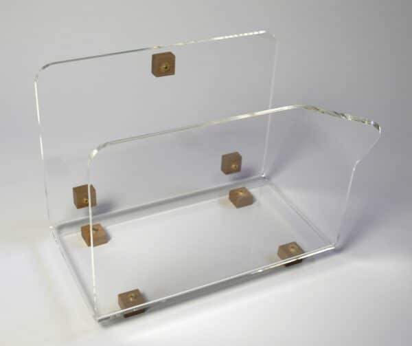 Porta oggetti e tavolino in plexiglass